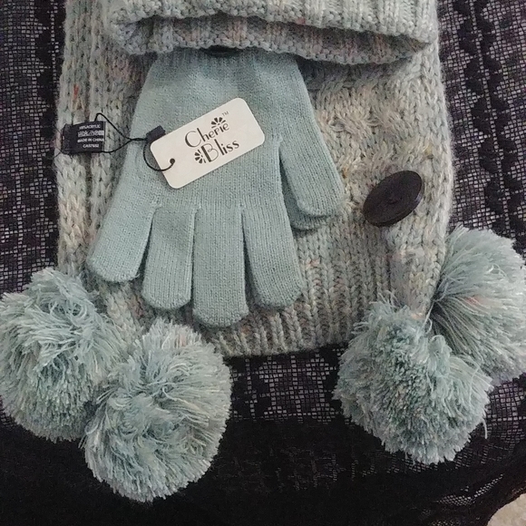 NWT Hat Scarf And Mitten Set - Picture 6 of 8